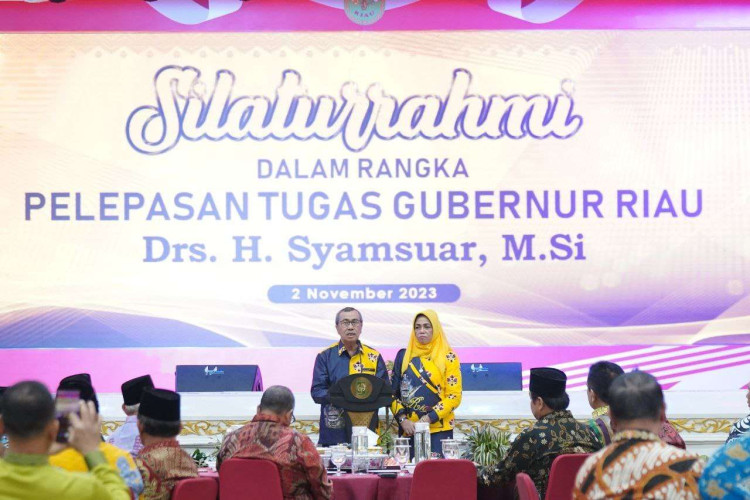 Lepas Masa Tugas dengan Penuh Haru, Gubri Syamsuar Ucapkan Terima Kasih