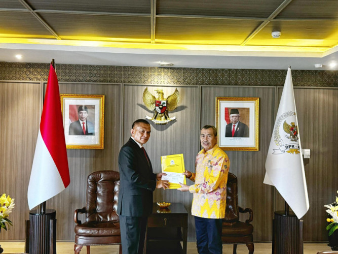ISah! Ketua DPD Golkar Riau Syamsuar Terima Mandat Calon Gubri dari Ketua Umum DPP Golkar