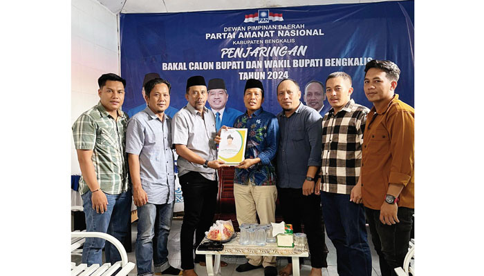 Sekretaris DPD Golkar Riau Kembalikan Formulir Pendaftaran Pilkada Bengkalis ke PAN